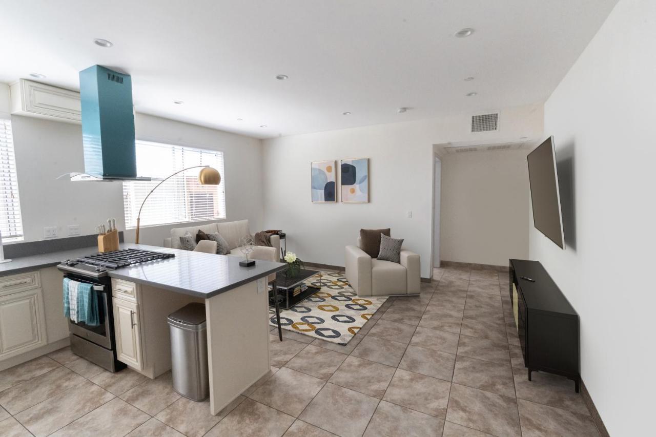 New Luxury Hollywood Sign View- Condo Лос-Анджелес Экстерьер фото