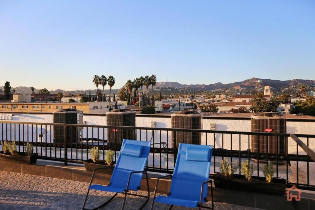New Luxury Hollywood Sign View- Condo Лос-Анджелес Экстерьер фото